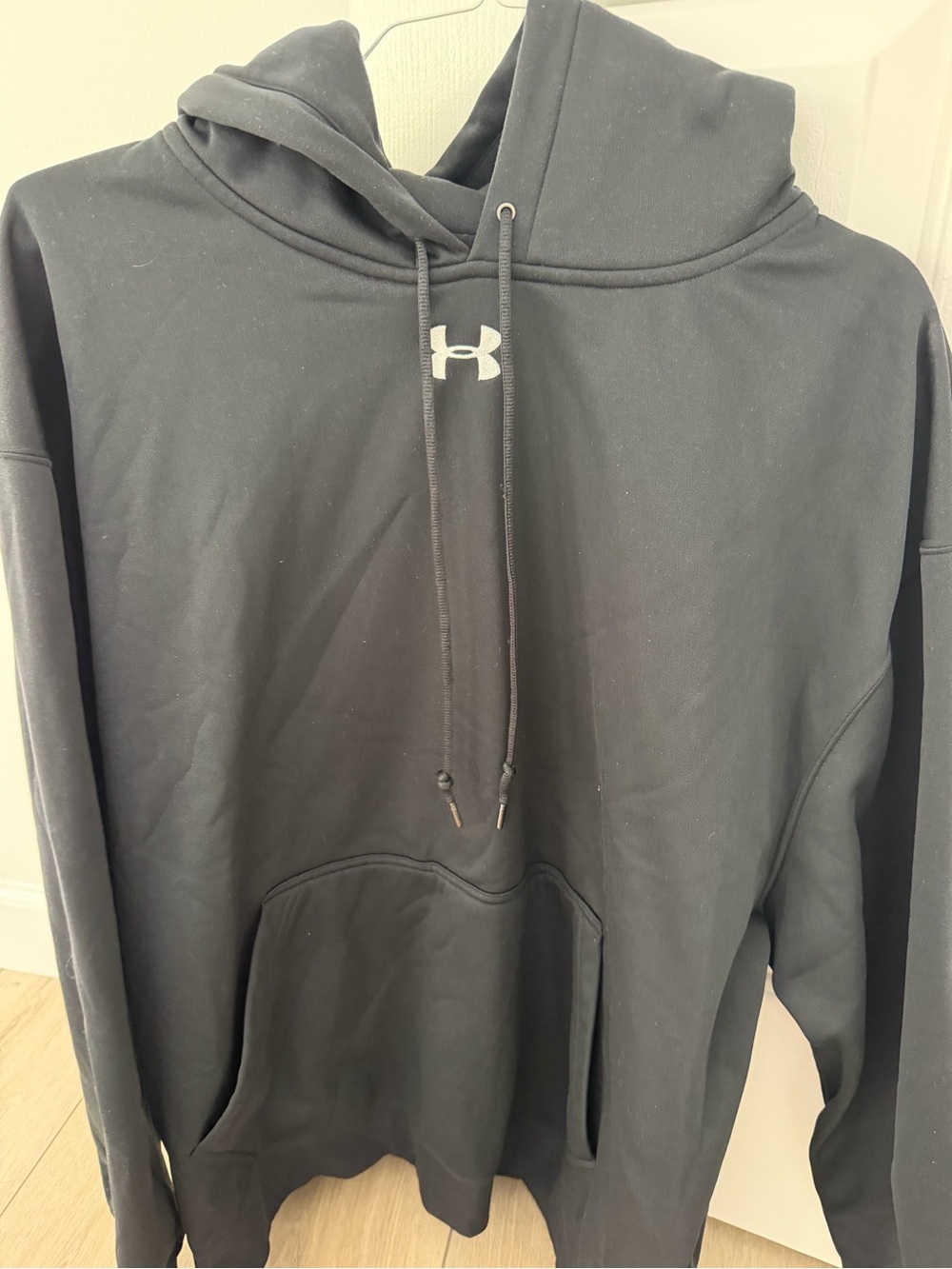 Under Armour Men’s Black Crewneck Hoodie with Front Pocket